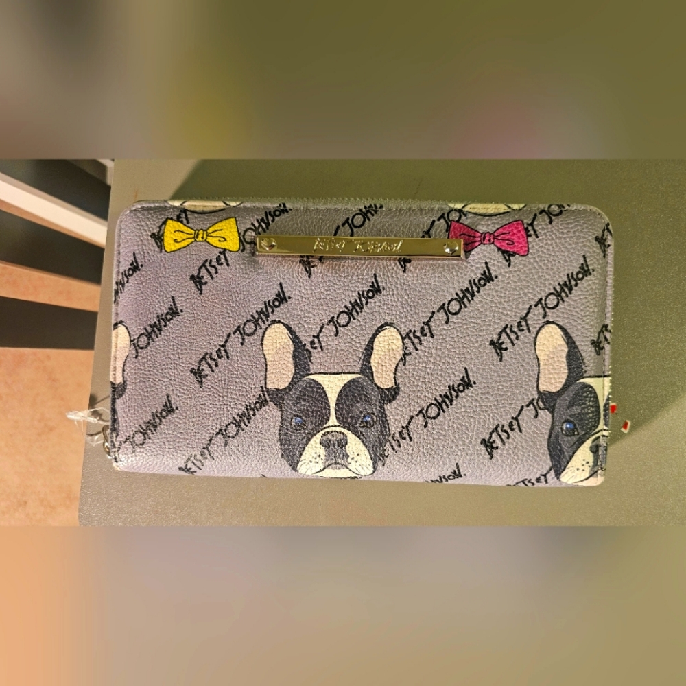Betsey johnson wallet